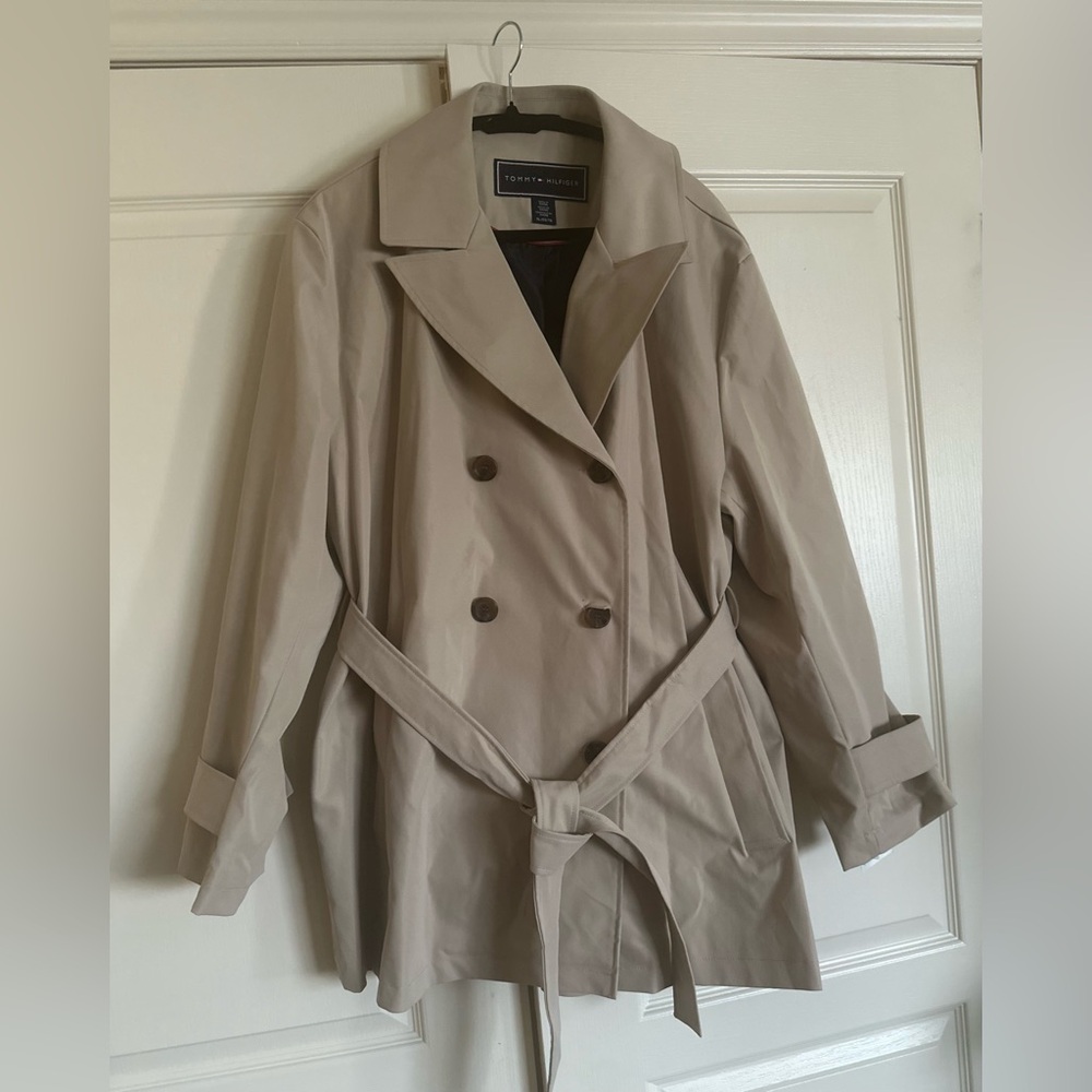 Tommy Hilfiger Women's Beige Trench Coat Size XL Brand New